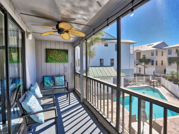Coastal Retreat in Indian Shores: Spacious Townhome Just Steps from the Beach