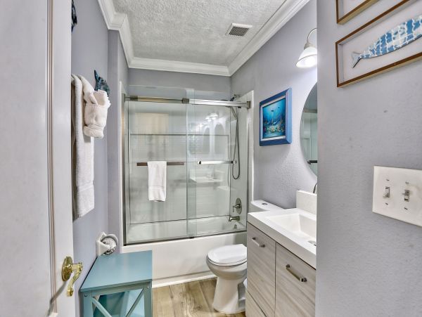 Coastal Retreat in Indian Shores: Spacious Townhome Just Steps from the Beach