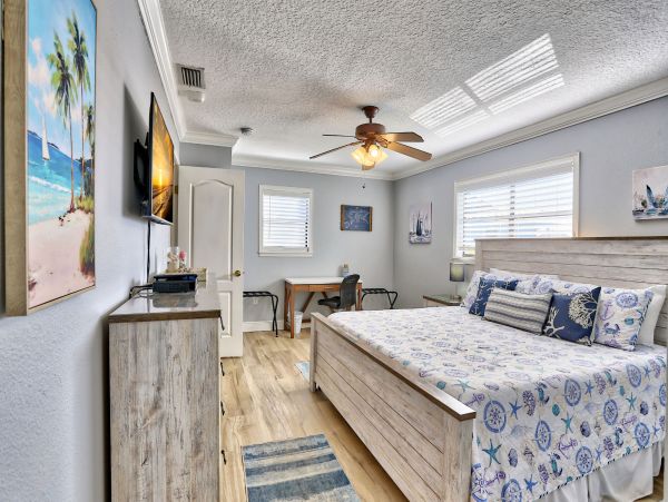 Coastal Retreat in Indian Shores: Spacious Townhome Just Steps from the Beach