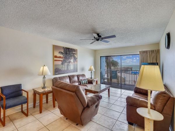 Indian Rocks 1st floor 3 BR Condo