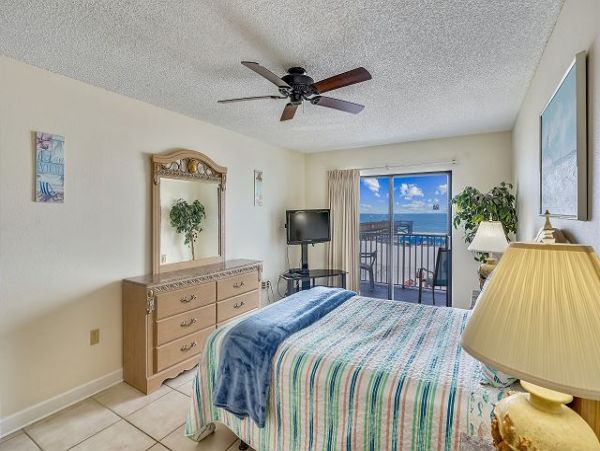 Indian Rocks 1st floor 3 BR Condo
