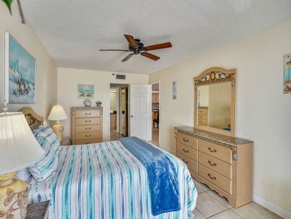 Indian Rocks 1st floor 3 BR Condo