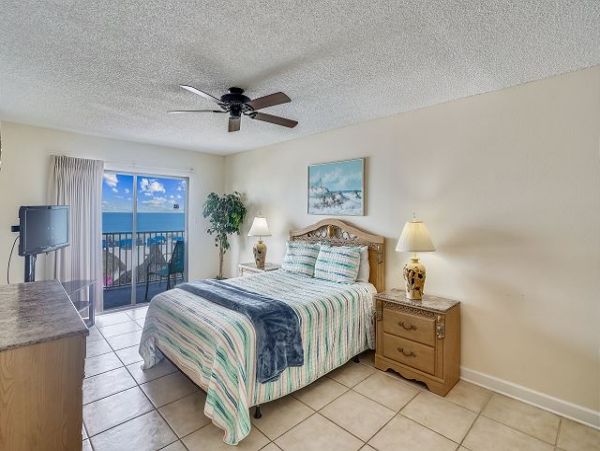 Indian Rocks 1st floor 3 BR Condo