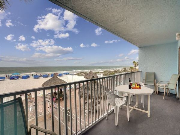 Indian Rocks 1st floor 3 BR Condo