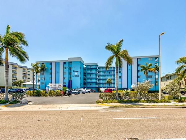 Indian Rocks 1st floor 3 BR Condo