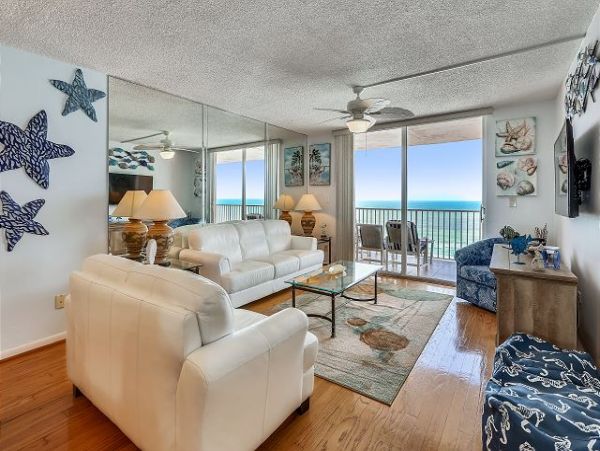 Beachfront 3 Bedrooms Vacation Condo in Indian Shores