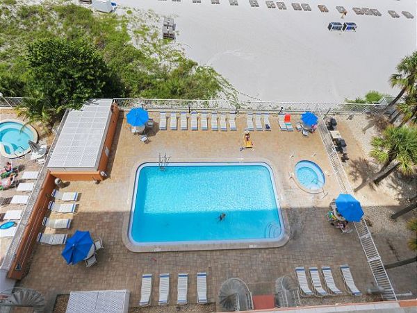 Beachfront 3 Bedrooms Vacation Condo in Indian Shores