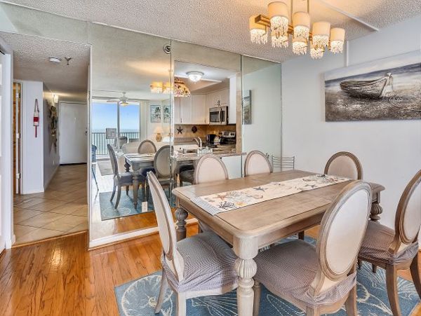 Beachfront 3 Bedrooms Vacation Condo in Indian Shores