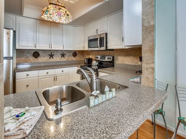 Beachfront 3 Bedrooms Vacation Condo in Indian Shores