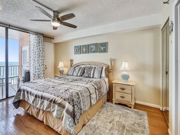 Beachfront 3 Bedrooms Vacation Condo in Indian Shores