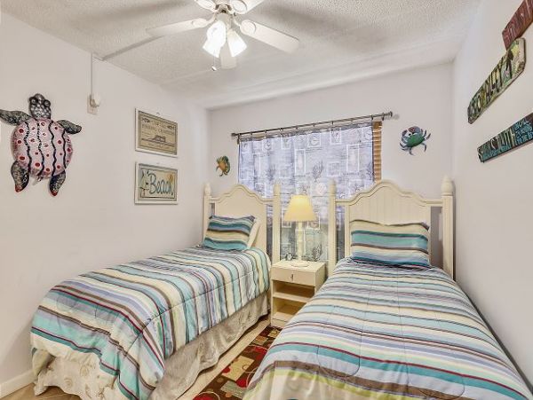 Beachfront 3 Bedrooms Vacation Condo in Indian Shores