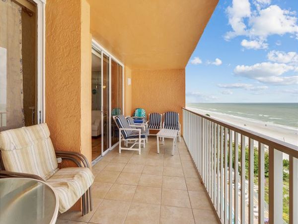 Beachfront 3 Bedrooms Vacation Condo in Indian Shores