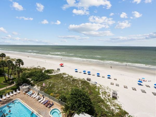 Beachfront 3 Bedrooms Vacation Condo in Indian Shores