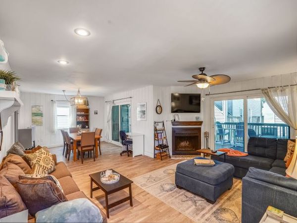 Coastal Retreat with Stunning Gulf views & Spacious Comfort