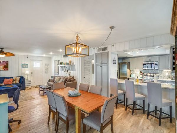 Coastal Retreat with Stunning Gulf views & Spacious Comfort