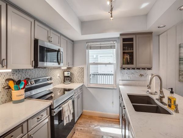 Coastal Retreat with Stunning Gulf views & Spacious Comfort