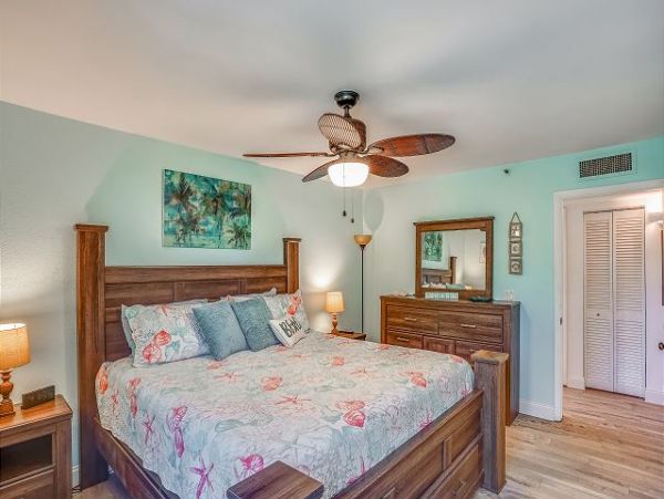 Coastal Retreat with Stunning Gulf views & Spacious Comfort
