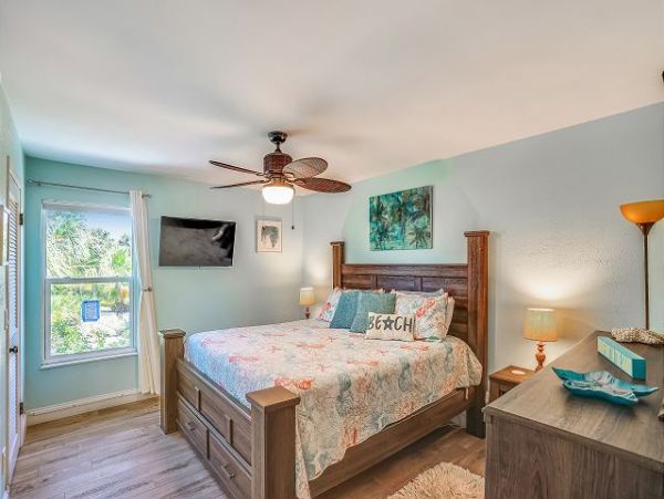 Coastal Retreat with Stunning Gulf views & Spacious Comfort
