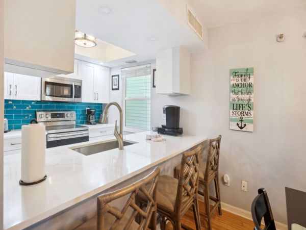 Two Bedroom Vacation Condo in Indian Shores with Gulf Views