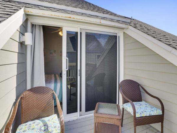 Two Bedroom Vacation Condo in Indian Shores with Gulf Views