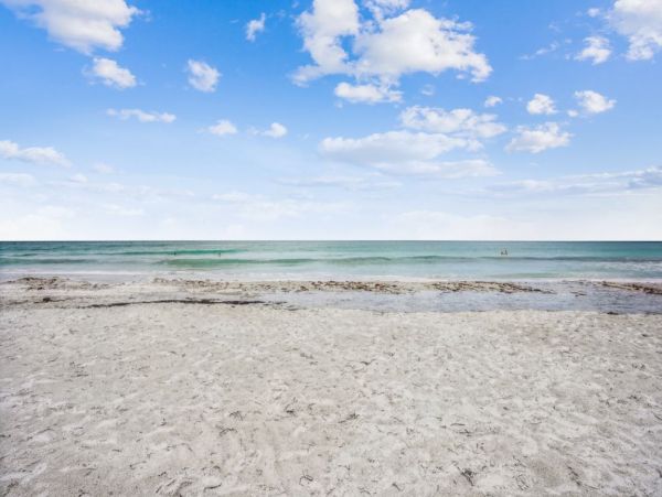 Two Bedroom Vacation Condo in Indian Shores with Gulf Views