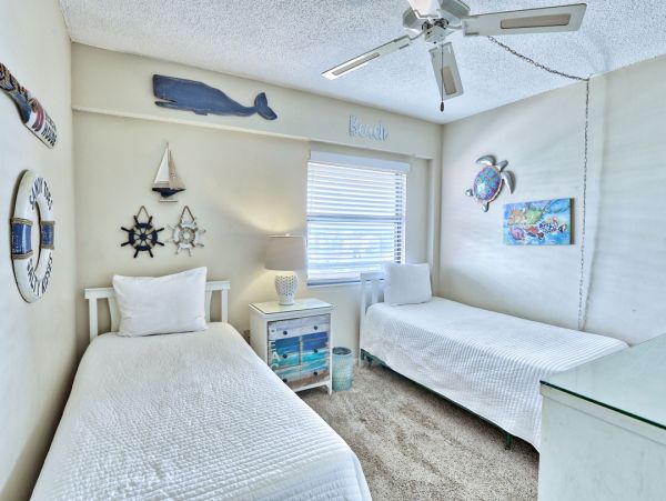 Top-Floor Beachfront Condo with Gulf-Front Views in Madeira Beach