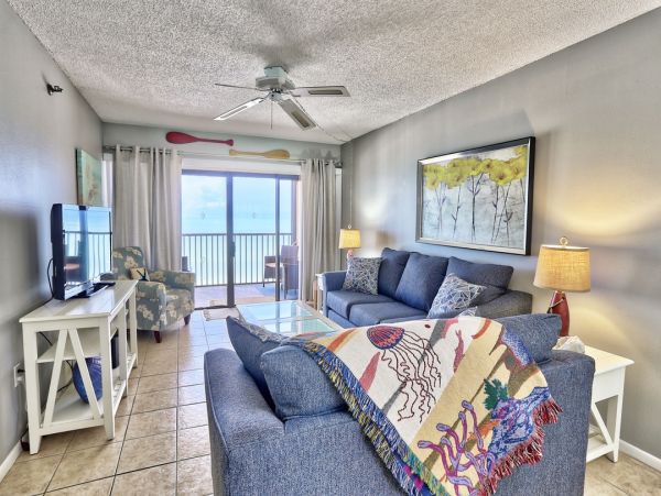Top-Floor Beachfront Condo with Gulf-Front Views in Madeira Beach