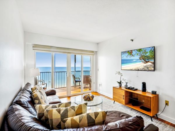 Three Bedroom Oceanfront Vacation Rental in Madeira Beach