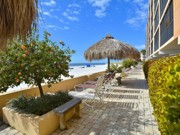 Madeira Beach Gulf Front Condo Vacation Rental with Balcony