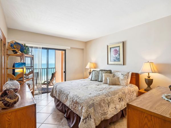 Madeira Beach Gulf Front Condo Vacation Rental with Balcony