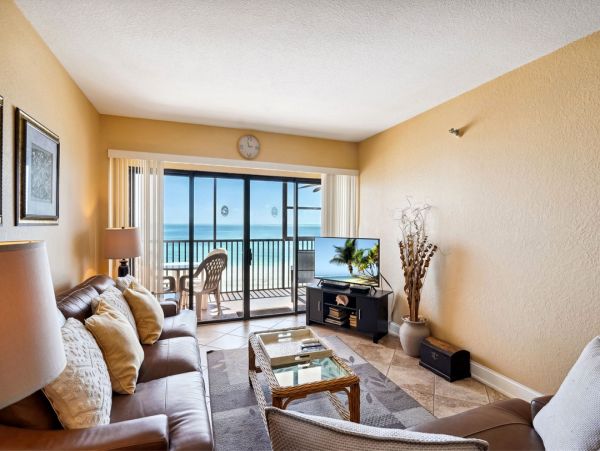 Madeira Beach Gulf Front Condo Vacation Rental with Balcony