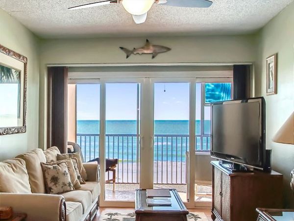 Three Bedroom Beachfront Lovely on Madeira Beach