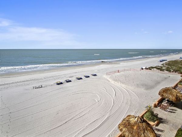 Three Bedroom Beachfront Lovely on Madeira Beach