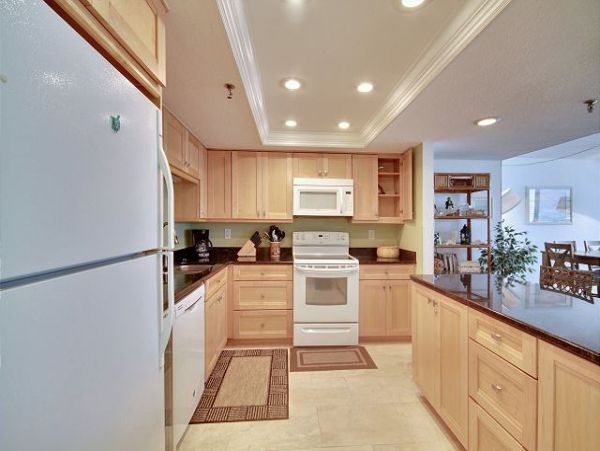 Beachfront Two Bedroom Condo in Madeira Beach Sleeps 6