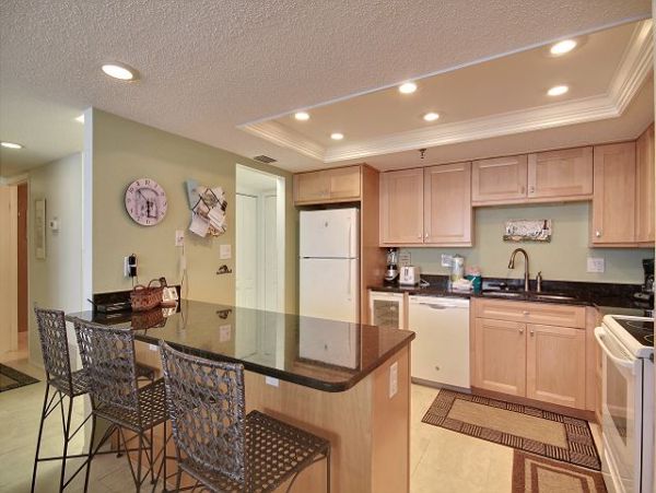 Beachfront Two Bedroom Condo in Madeira Beach Sleeps 6