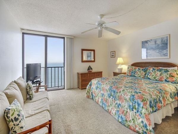 Beachfront Two Bedroom Condo in Madeira Beach Sleeps 6