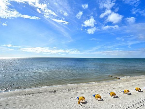 Beachfront Two Bedroom Condo in Madeira Beach Sleeps 6