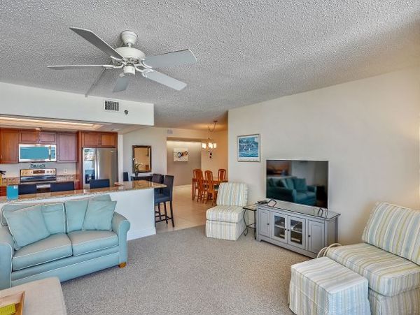 Madeira Beach Beachfront Condo Rental - Florida Gulf Coast 2-Bedroom Vacation Home