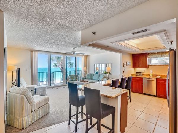 Madeira Beach Beachfront Condo Rental - Florida Gulf Coast 2-Bedroom Vacation Home