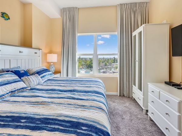 Two Bedroom Vacation Condo. Updated & Modern