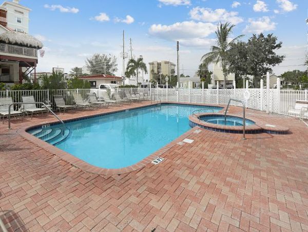 Two Bedroom Vacation Condo. Updated & Modern