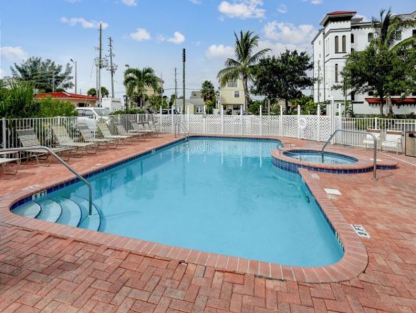 Two Bedroom Vacation Condo. Updated & Modern