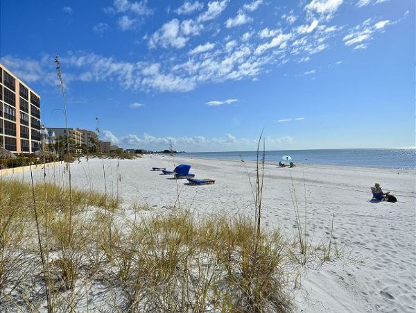 Two Bedroom Vacation Condo. Updated & Modern