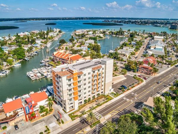 Two Bedroom Vacation Condo. Updated & Modern