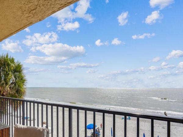 Beachfront Vacation Condo with Amazing Gulf Views Sleeps 8