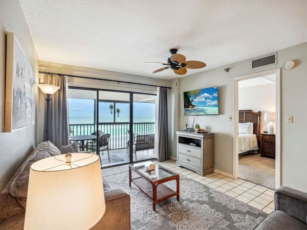 Spacious 2 Bedroom Condo with Full Ocean Views