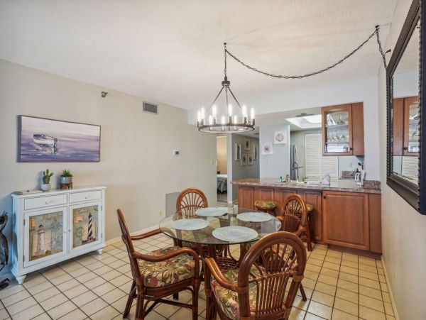 Spacious 2 Bedroom Condo with Full Ocean Views
