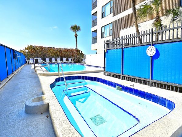 Spacious 2 Bedroom Condo with Full Ocean Views