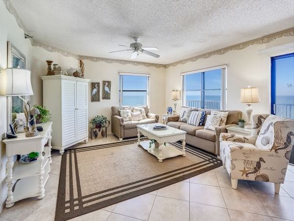 Beachfront 3 Bedroom Condo with Full Ocean View