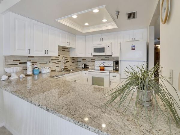 Beachfront 3 Bedroom Condo with Full Ocean View